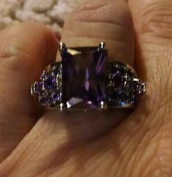 925 SS Purple CZ Beautiful Ring Size 7