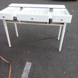 Vanity Desk Reduced From $60