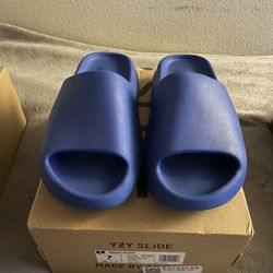 Yeezy Slide (BLUE)