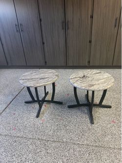 Set of 2 Modern Round End Tables / Accent Tables