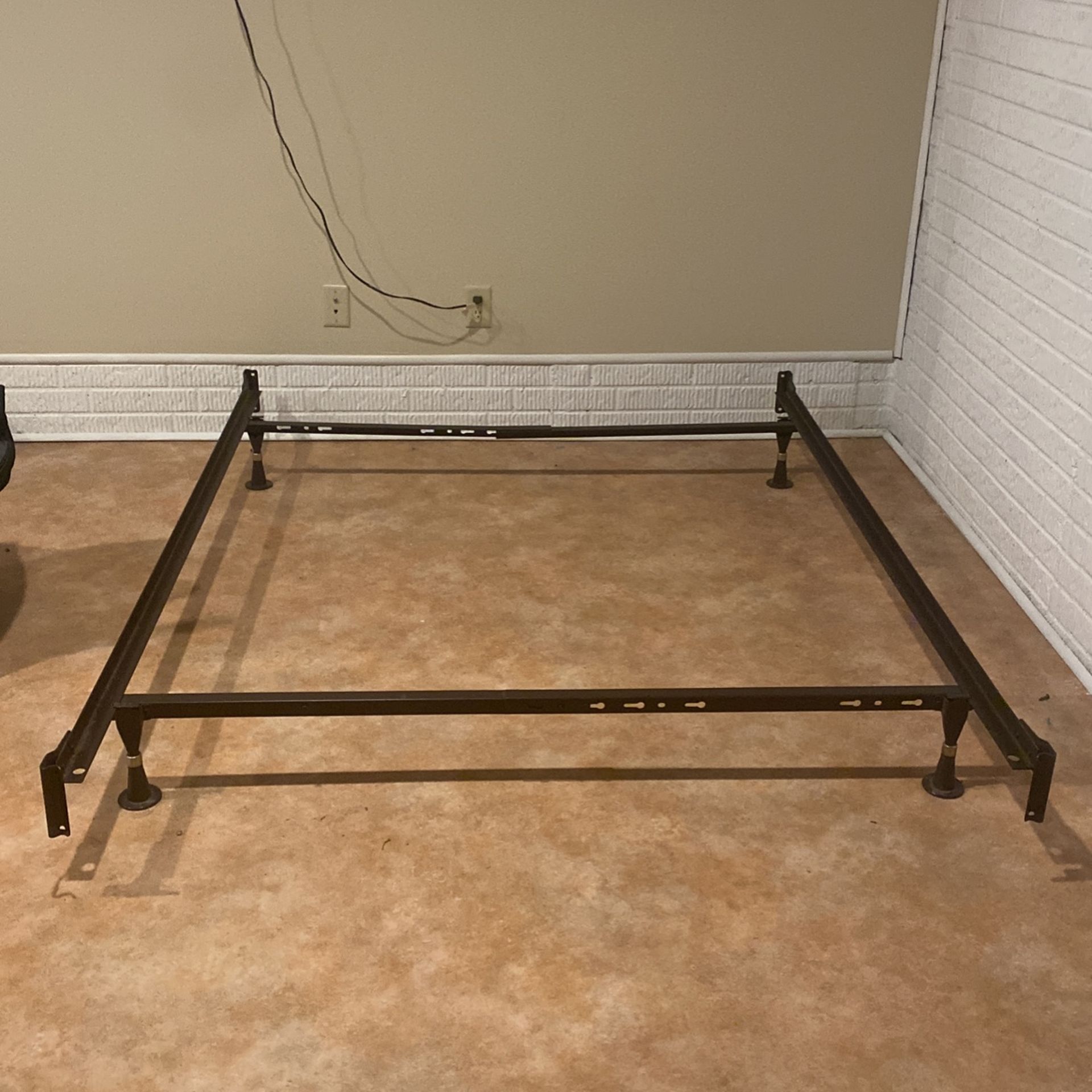 Adjustable Bed Frame 