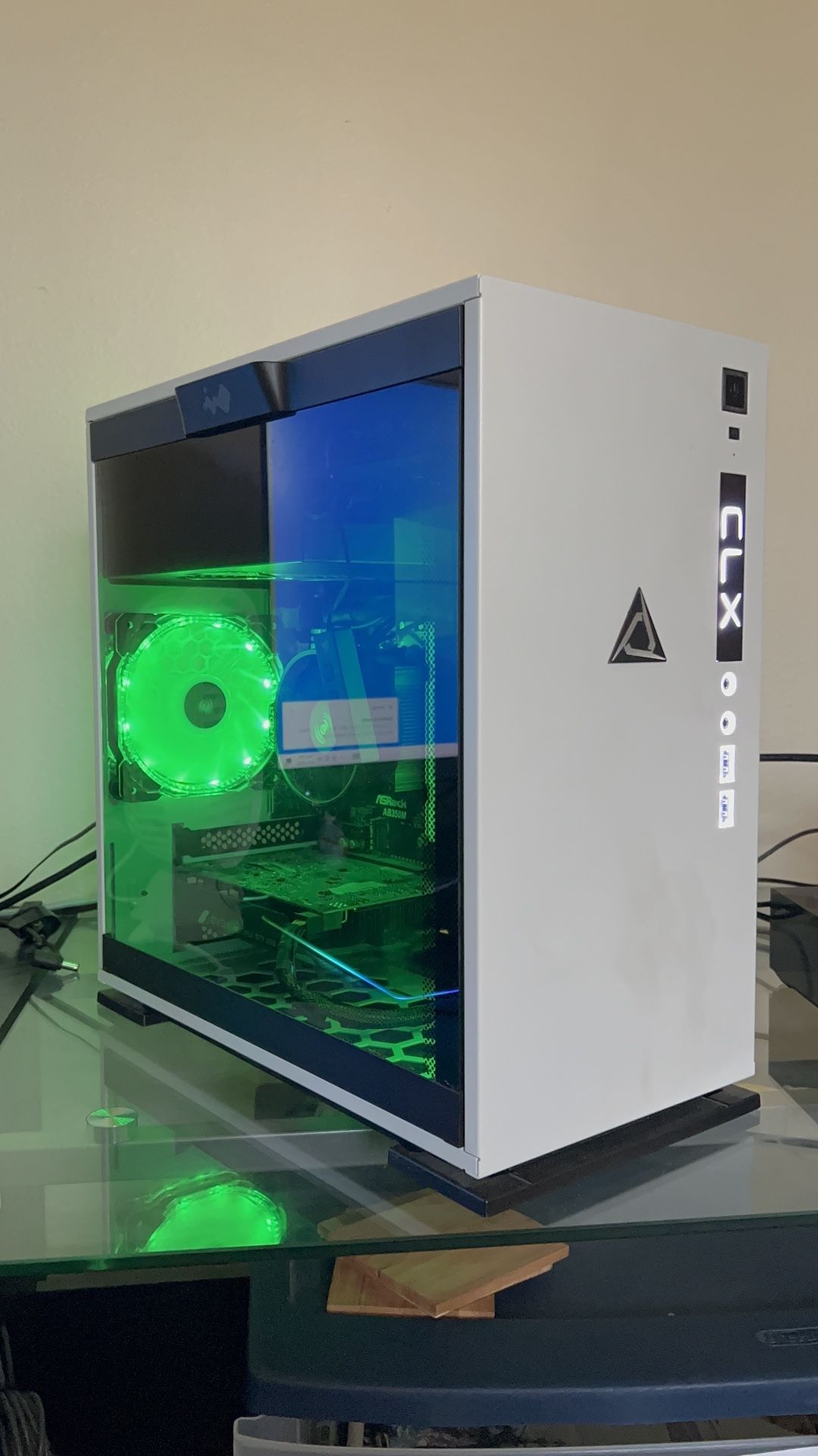 Cybertron Gaming Pc With monitor