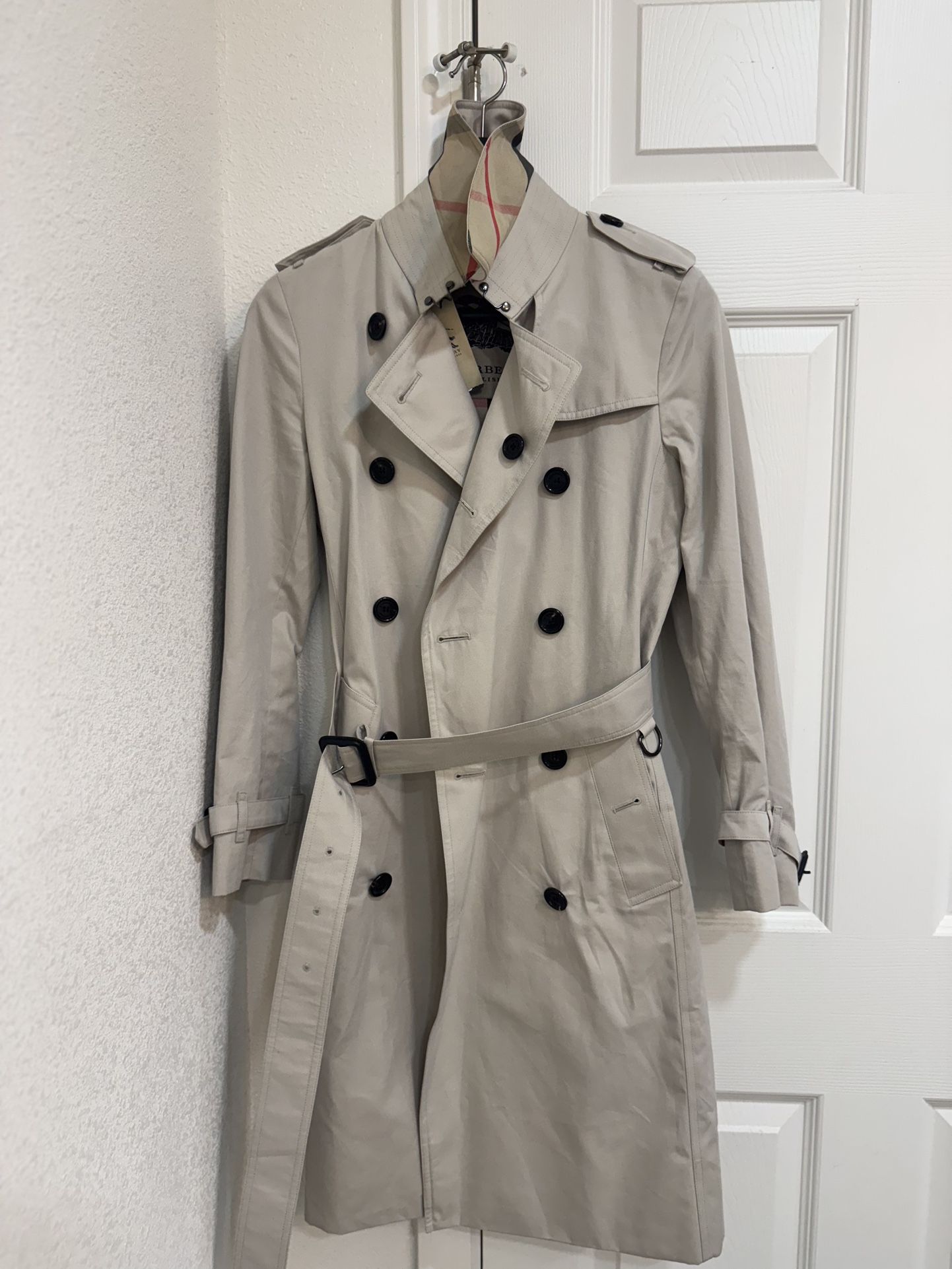 Sand Kensington Burberry Trench Coat