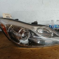 12-14 Hyundai Genesis Sedan Right Passenger Side Headlight Xenon OEM