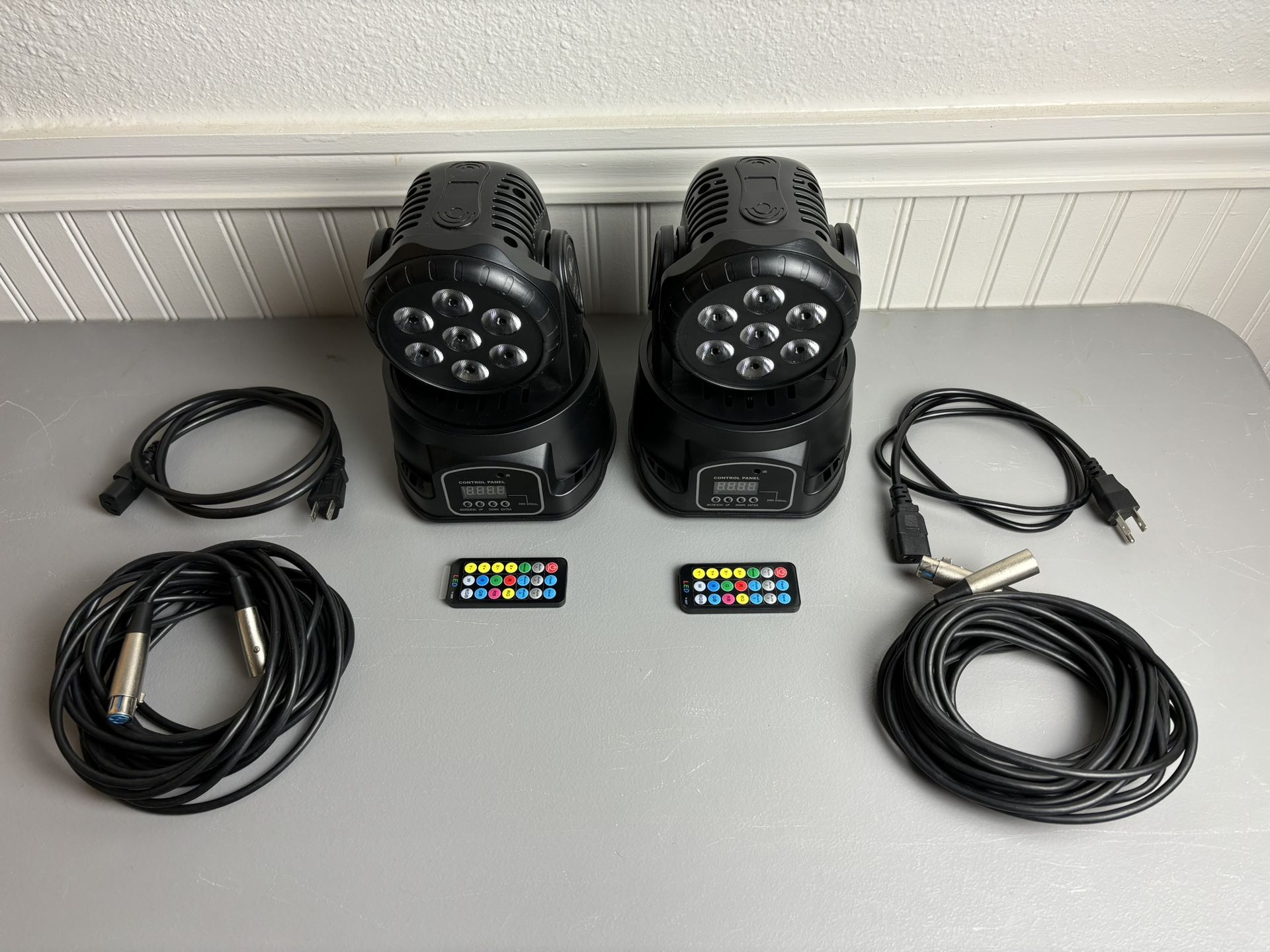 2 Mini LED Moving Heads