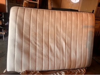 Full mattress and box spring