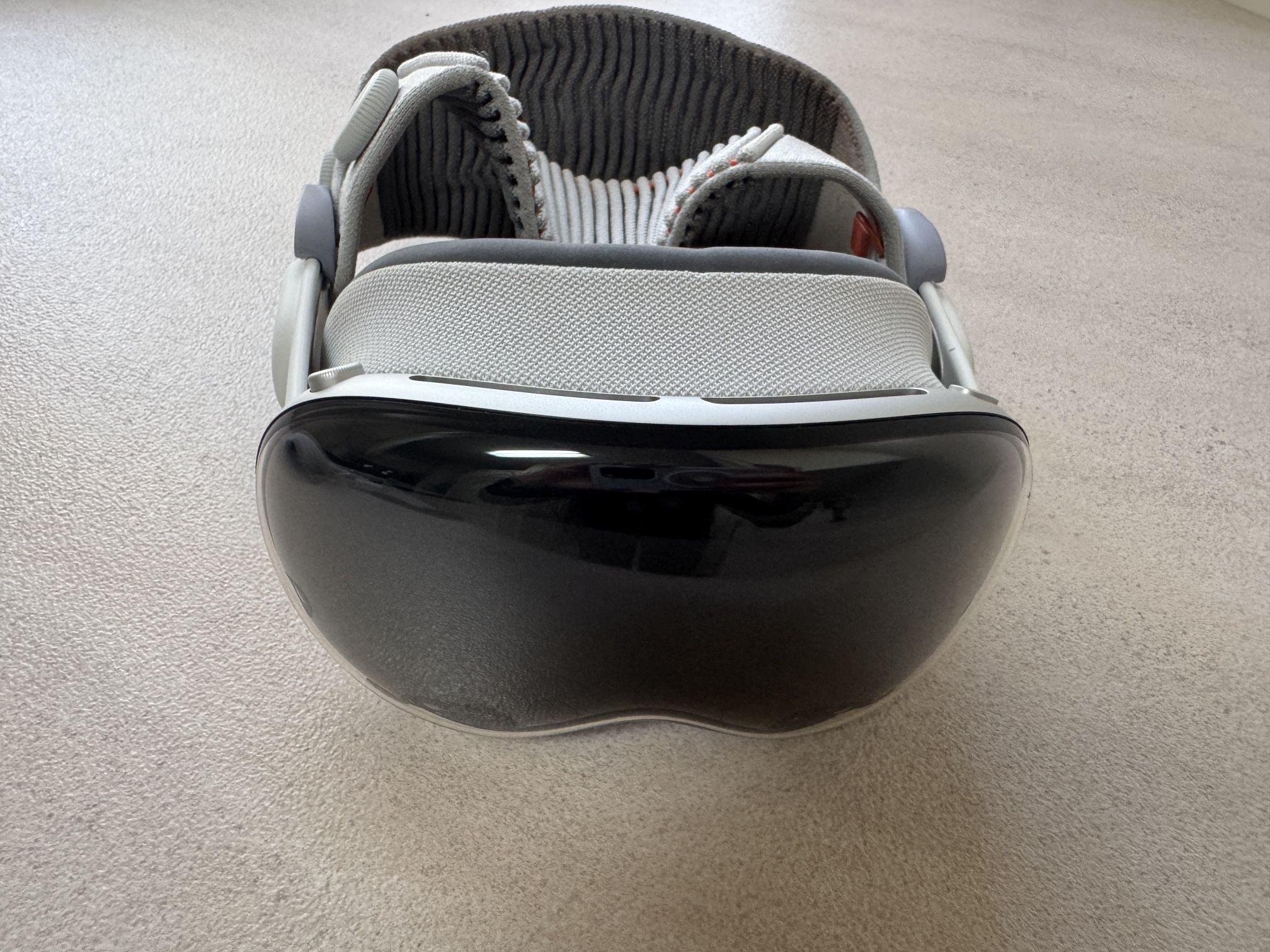 1 TB Apple Vision Pro w/ Light Seal
