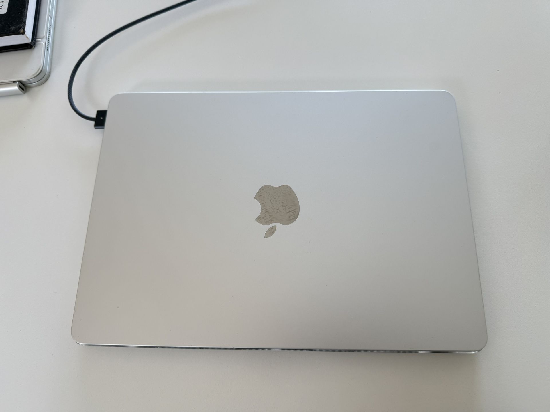 Macbook Air 13” M2 - - 2TB - Silver - Max Config +apple Care 2026