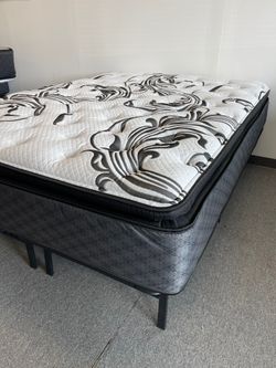 Clearance on New Mattresses! 👀