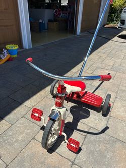 Classic Radio Flyer Tricycle with Push Handle