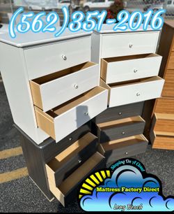 Three drawer nightstand chest cajonera Comoda nueva