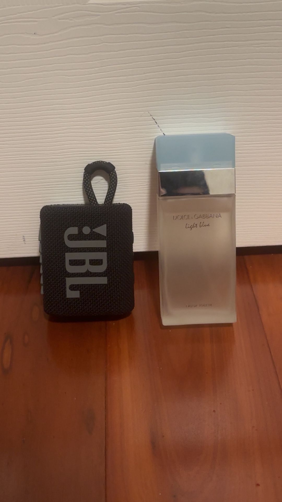 Selling JBL Speaker And 96% Full Dolce Gabbana Colonge Check Description