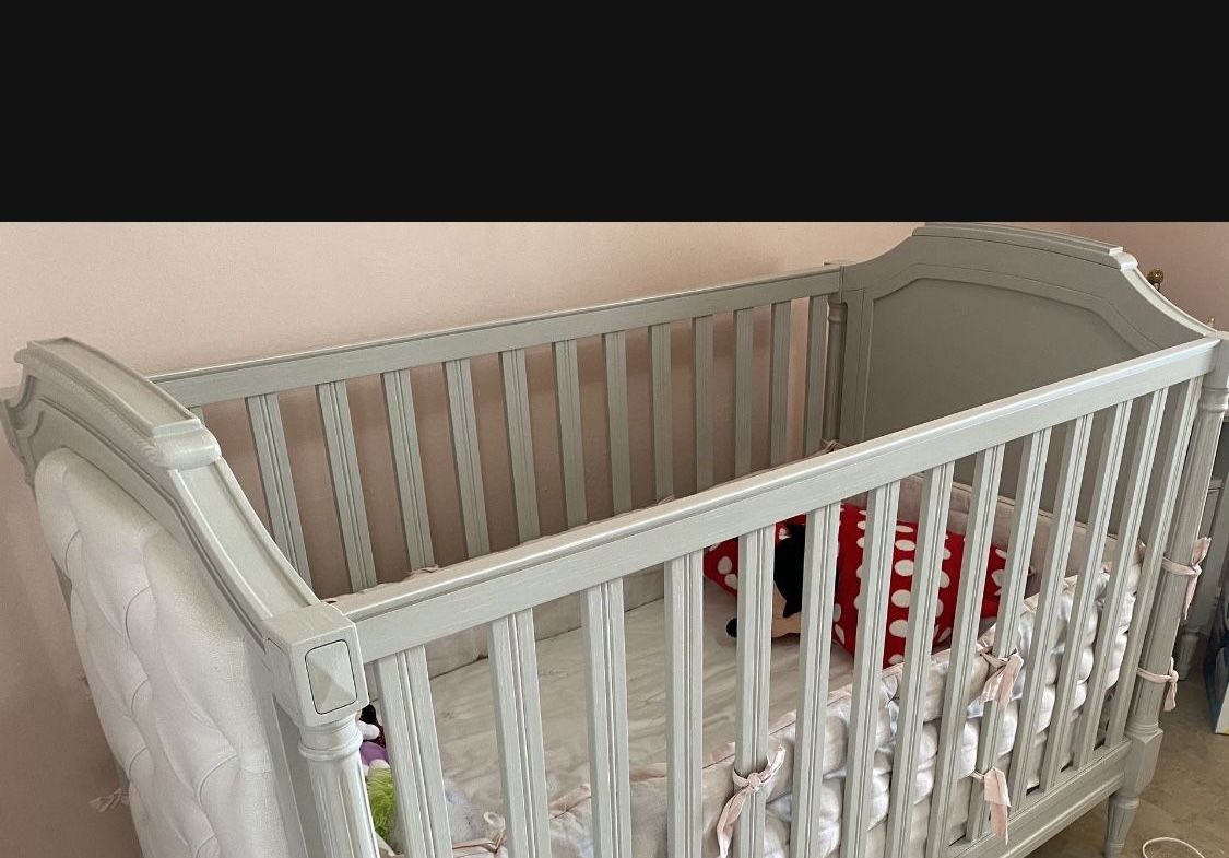 Pottery barn Blythe Crib