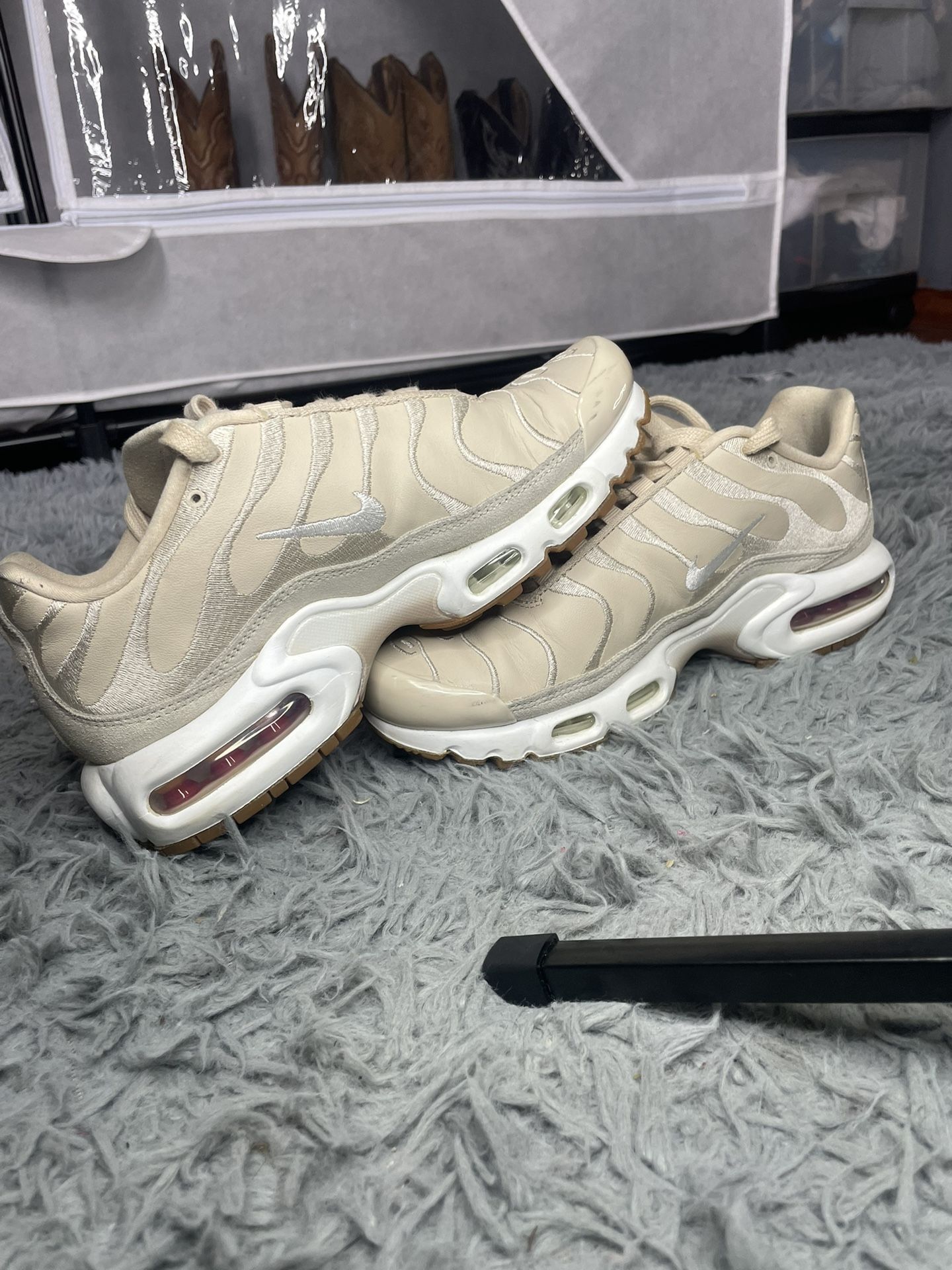 Nike Women Air Max Plus 