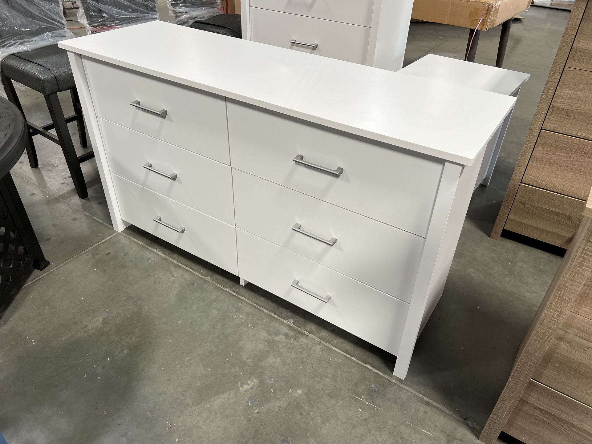 New! 6-Drawer White Dresser, bedroom dresser, white finish dresser, clothing storage unit, bedroom closet, closet storage, cabinet, Dresser, matching