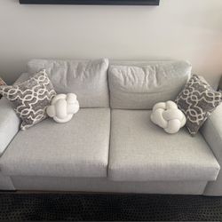 Kreiss Amelia Sofa