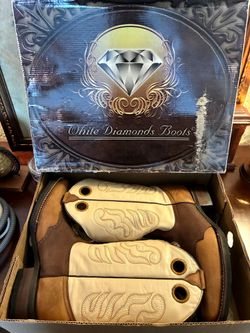 White Diamond Handcrafted Leather Boots!