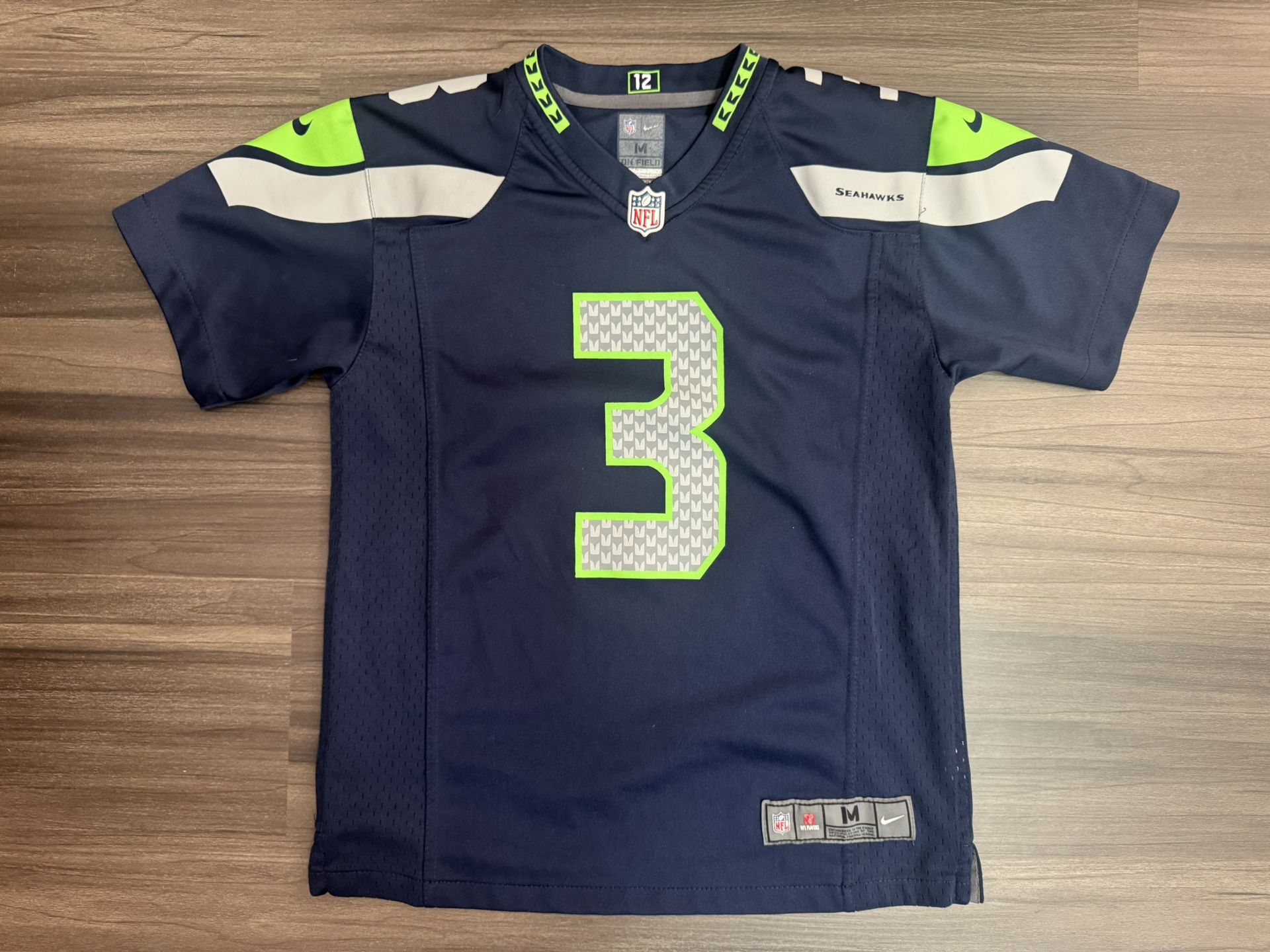 Nike Seahawks Jersey Russell Wilson #3 NFL Home Jersey Youth Medium 10/12 100% authentic. Good condition. This product is a Youth Medium Seattle Se