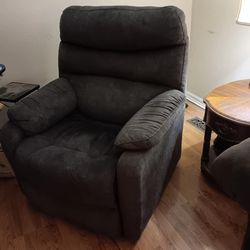 Catnapper - Buckly Power Lift And Recliner Chair
