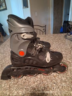 Woman's rollerblades size 7