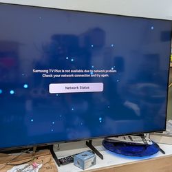 Samsung QN55Q7FAAFXZA (2025 model) is a 55-inch  4K QLED Smart TV only 6 months old. Includes remote