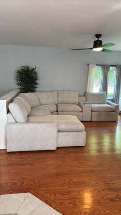 6 Pc Power Sectional