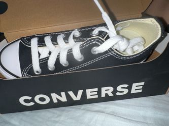 Youth Converse Chuck Taylor Low Top Sneakers
