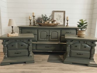 Vintage Mid-Century Modern Dresser and Nightstands Set