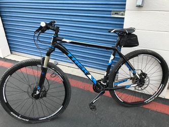 Trek Gary fisher mountain bike in excellent like new condition.