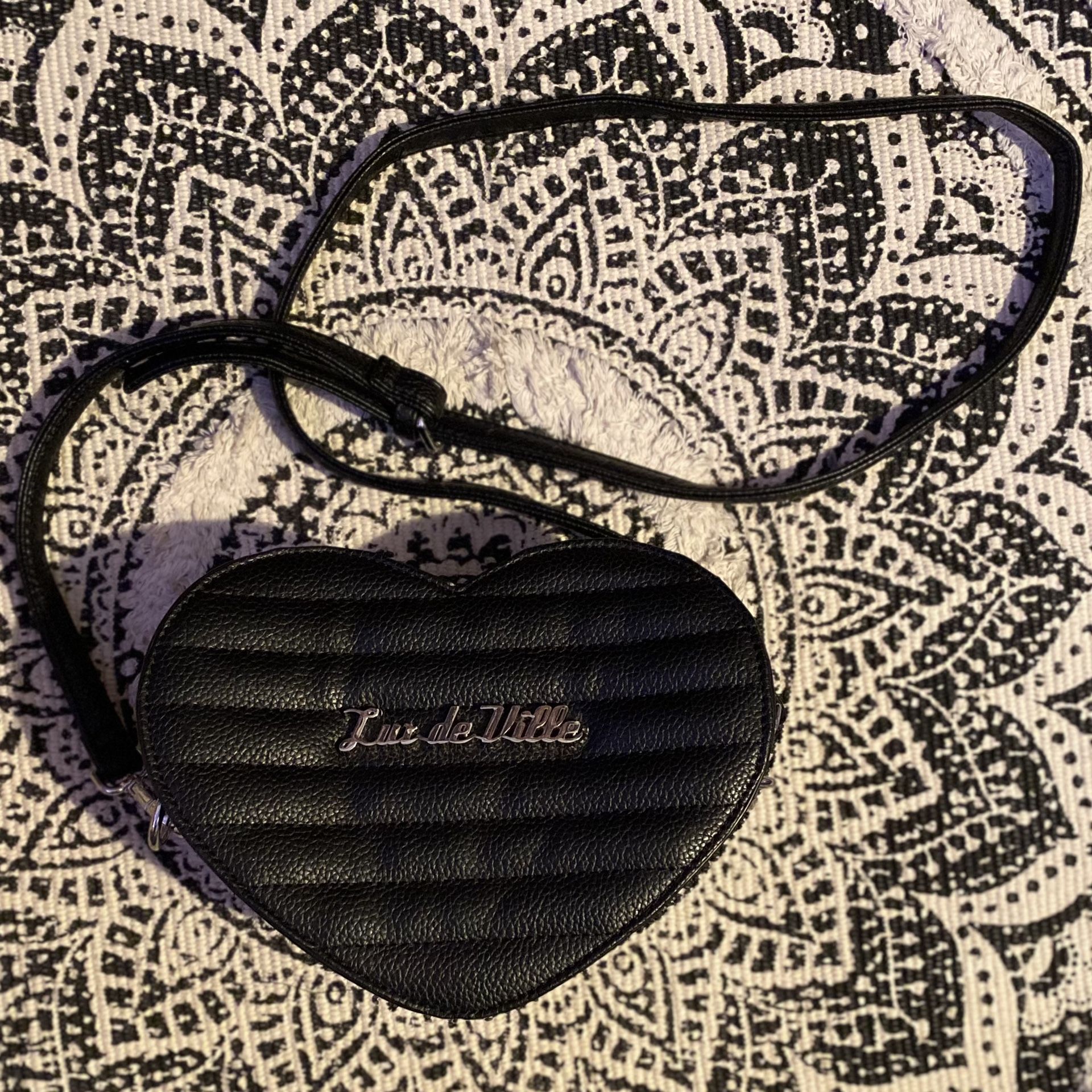 Lux de Ville crossbody Heart purse Rockabilly