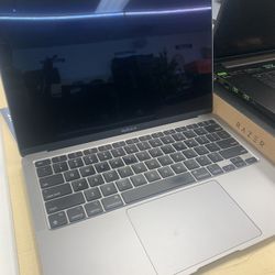 Macbook Air M1 8GB Ram 128 SSD