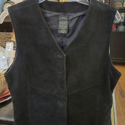 WT #2009 Womens Medium Suede Leather Outbrook Black Vest