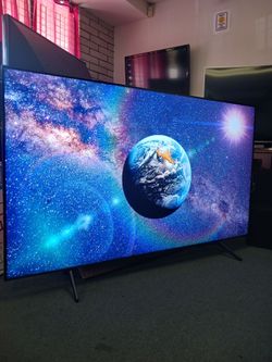 SAMSUNG 82 inch 4k smart tv (QLED)