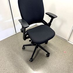 Steelcase Leap V2