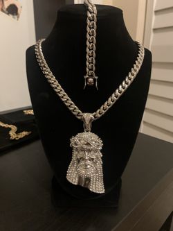 Stainless steel cuban link set with jesus head (10mm)