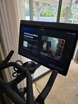 Peloton bike+ 2021 lot
