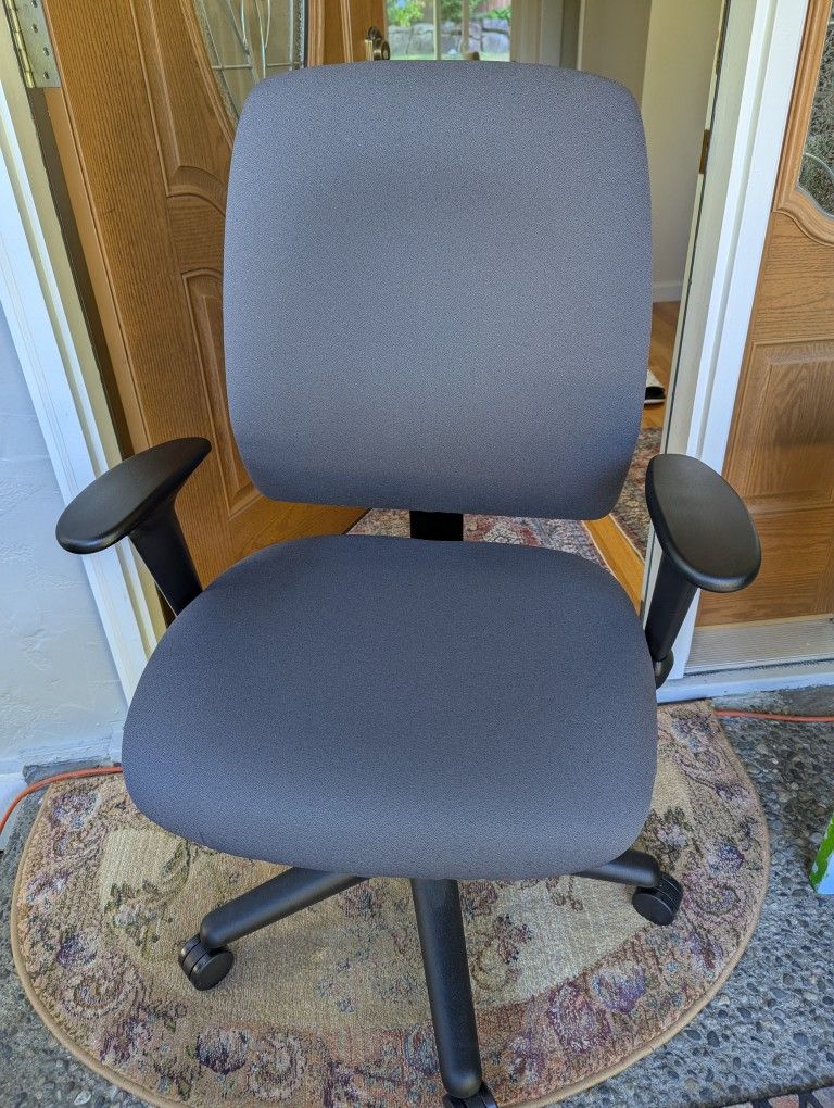 Office chair in good condition