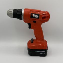 Black and Decker GC 9600 9.6v Drill, Includes Battery and Charger - TESTED!