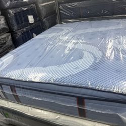 FULL SIZE SEALY POSTUREPEDIC PRO PILLOW TOP MATTRESS & BOX SPRING BED SET