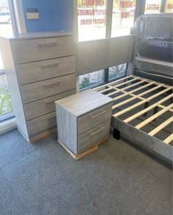Chest and Nightstand 🚚