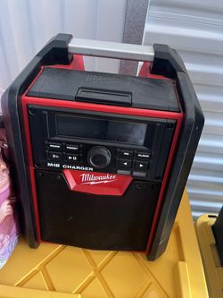 Milwaukee M18 Cordless Radio/speaker  