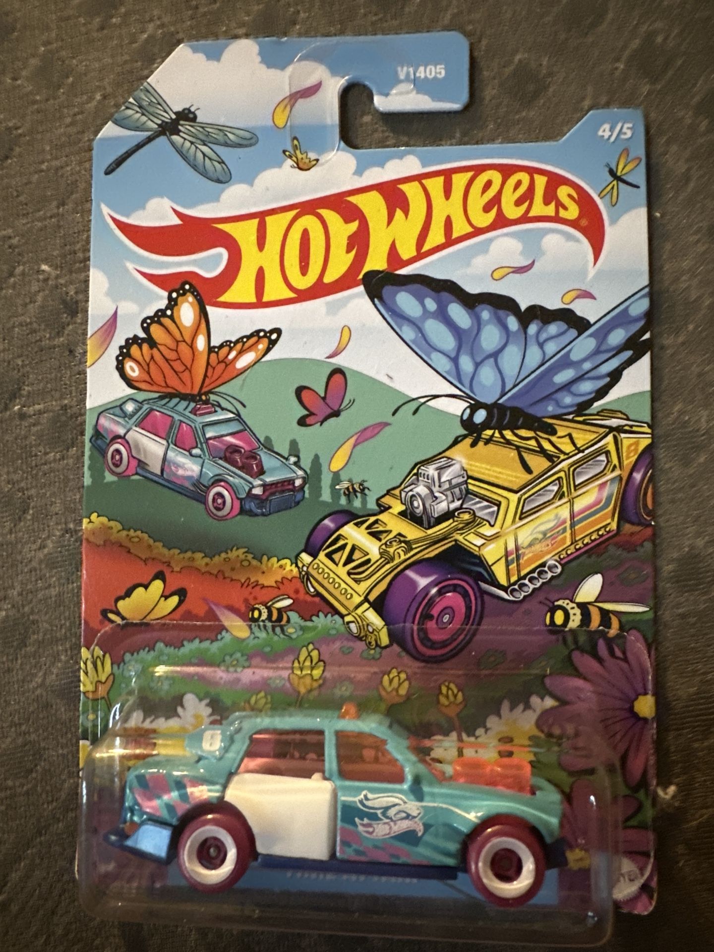 🚨2 left‼️Hot Wheels Time Attaxi Die-Cast Car