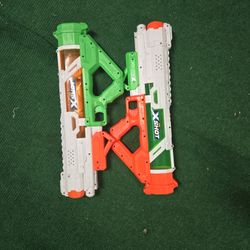 2 Water Guns 