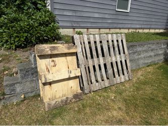 FREE WOOD PALLET