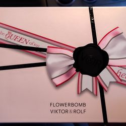 Victor And ROLF Flower Bomb Gift Set 💯% Authentic No Bootleg Or Knockoffs