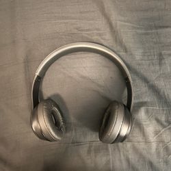 BLACK BEATS SOLO 3’s