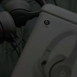 Brand New Beats Never Used Shipping 2-3 Days
