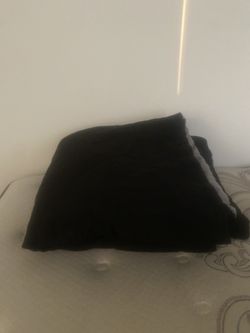 Living Essentials Reversible Comforter- Full size.