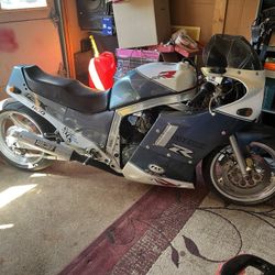 1987 SUZUKI 1100 GSXR 