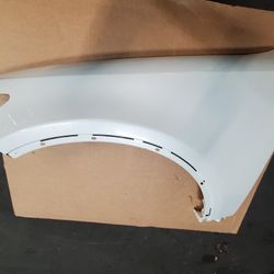 Infinity FX35 Drivers Side Front Fender pearl White.